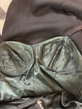Charger l&#39;image dans la galerie, Exceptionnelle robe à perles Louis Feraud taille 42
