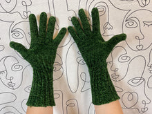 Charger l&#39;image dans la galerie, Paire de gants Yves Saint Laurent rive gauche
