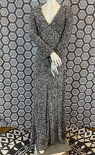 Charger l'image dans la galerie, Superbe robe en perles taille 36 tenue d’opéra
