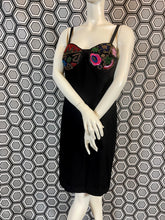 Charger l&#39;image dans la galerie, Exceptionnelle robe à perles Louis Feraud taille 42
