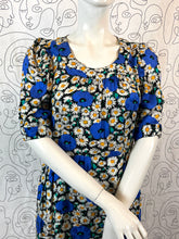 Charger l'image dans la galerie, Superbe robe Yves Saint Laurent taille 42

