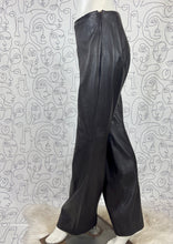 Charger l&#39;image dans la galerie, Pantalon en cuir Mugler taille 36
