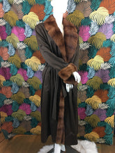 Charger l'image dans la galerie, Trench Vison Yves Saint Laurent fourrures taille 42

