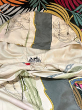 Charger l&#39;image dans la galerie, Rare !!! Foulard Hermès capuche à nouer
