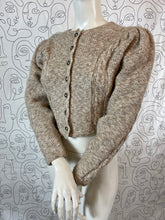 Charger l&#39;image dans la galerie, Gilet Autrichien taille 38
