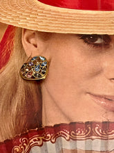Charger l&#39;image dans la galerie, Boucles cœur vintage Yves Saint Laurent
