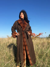 Charger l'image dans la galerie, Trench Vison Yves Saint Laurent fourrures taille 42
