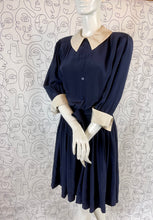 Charger l'image dans la galerie, Robe vintage Guy Laroche diffusion taille 40
