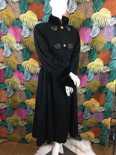 Charger l'image dans la galerie, Superbe manteau Yves Saint Laurent Fourrures taille 42

