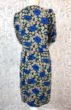 Charger l'image dans la galerie, Superbe robe Yves Saint Laurent taille 42
