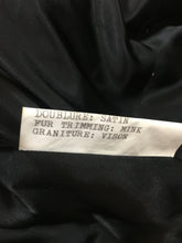Charger l'image dans la galerie, Trench Vison Yves Saint Laurent fourrures taille 42
