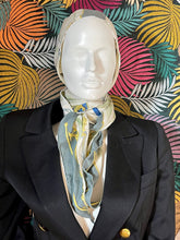 Charger l&#39;image dans la galerie, Rare !!! Foulard Hermès capuche à nouer
