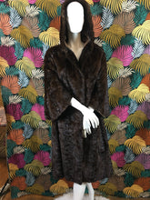 Charger l&#39;image dans la galerie, Manteau en vison Max Mara taille 38
