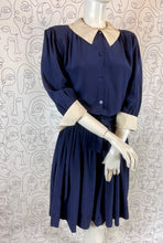 Charger l'image dans la galerie, Robe vintage Guy Laroche diffusion taille 40
