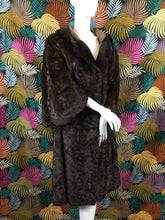 Charger l&#39;image dans la galerie, Manteau en vison Max Mara taille 38
