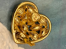 Charger l&#39;image dans la galerie, Boucles cœur vintage Yves Saint Laurent
