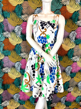 Charger l&#39;image dans la galerie, Haut Yves Saint Laurent variation hommage Matisse taille 36
