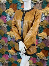 Charger l&#39;image dans la galerie, Manteau en cuir d’autruche taille 40/42
