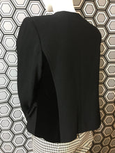 Charger l'image dans la galerie, Superbe veste Christian Lacroix taille 42
