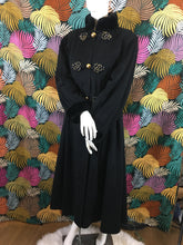 Charger l'image dans la galerie, Superbe manteau Yves Saint Laurent Fourrures taille 42
