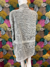 Charger l&#39;image dans la galerie, Manteau en fausse fourrure taille 40
