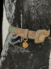 Charger l'image dans la galerie, Ceinture Yves Saint Laurent vintage taille 36
