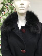 Charger l'image dans la galerie, Superbe manteau cachemire et Renard noir taille 36/38
