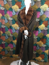 Charger l'image dans la galerie, Trench Vison Yves Saint Laurent fourrures taille 42
