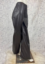 Charger l&#39;image dans la galerie, Pantalon en cuir Mugler taille 36
