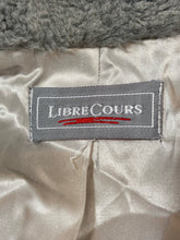Charger l&#39;image dans la galerie, Manteau en fausse fourrure taille 40
