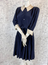 Charger l'image dans la galerie, Robe vintage Guy Laroche diffusion taille 40
