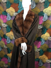 Charger l'image dans la galerie, Trench Vison Yves Saint Laurent fourrures taille 42
