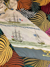 Charger l&#39;image dans la galerie, Rare !!! Foulard Hermès capuche à nouer
