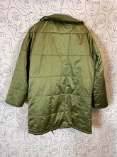 Charger l&#39;image dans la galerie, Manteau matelassé kaki Nina Ricci taille 38
