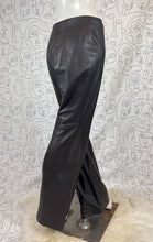Charger l&#39;image dans la galerie, Pantalon en cuir Mugler taille 36
