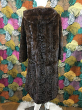 Charger l&#39;image dans la galerie, Manteau en vison Max Mara taille 38
