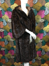 Charger l&#39;image dans la galerie, Manteau en vison Max Mara taille 38
