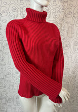 Charger l&#39;image dans la galerie, Pull Yves Saint Laurent taille 44

