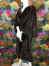 Charger l&#39;image dans la galerie, Manteau en vison Max Mara taille 38
