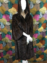 Charger l&#39;image dans la galerie, Manteau en vison Max Mara taille 38
