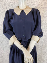 Charger l'image dans la galerie, Robe vintage Guy Laroche diffusion taille 40

