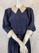 Charger l'image dans la galerie, Robe vintage Guy Laroche diffusion taille 40
